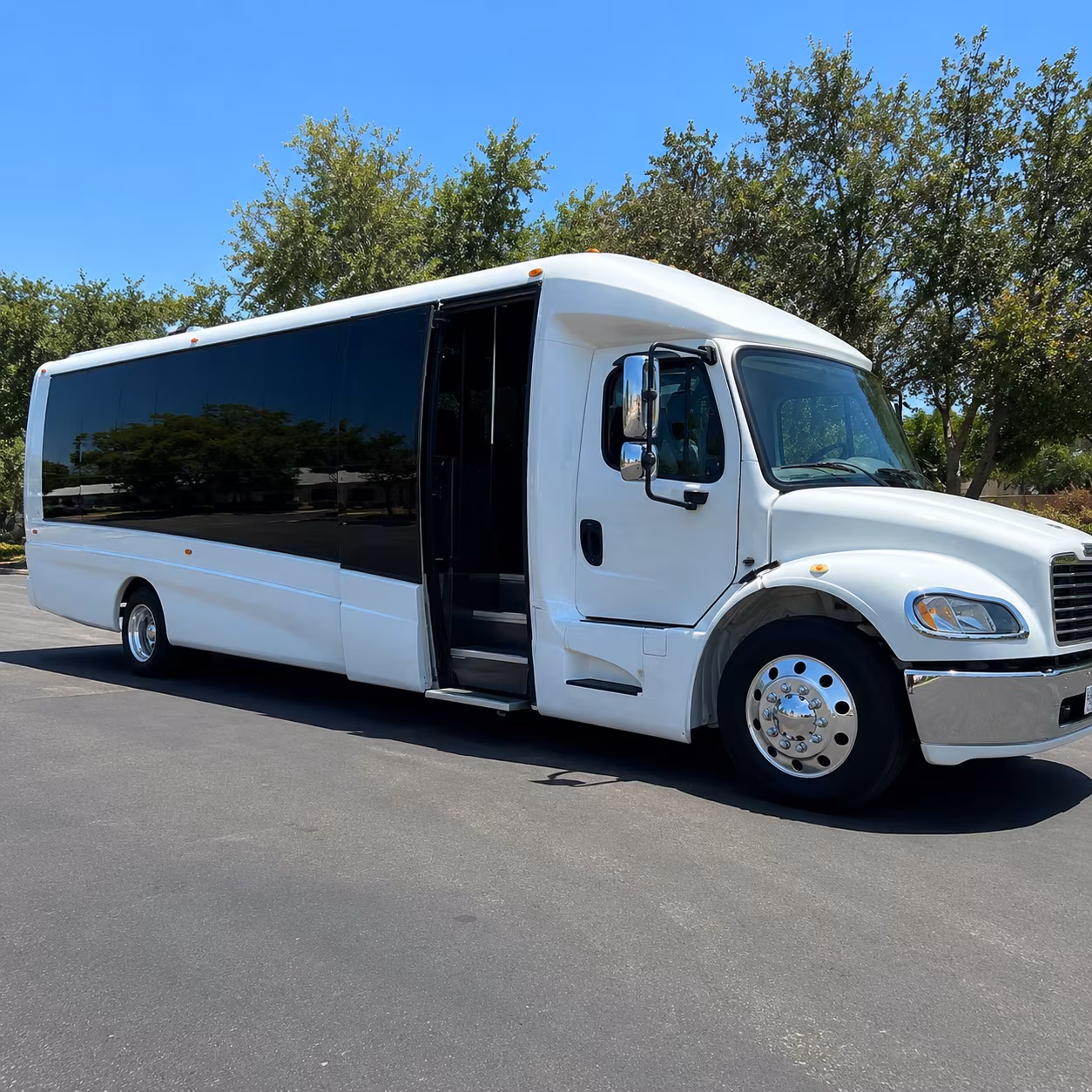 how trip duration and hourly rates affect bus rental costs in midland texas