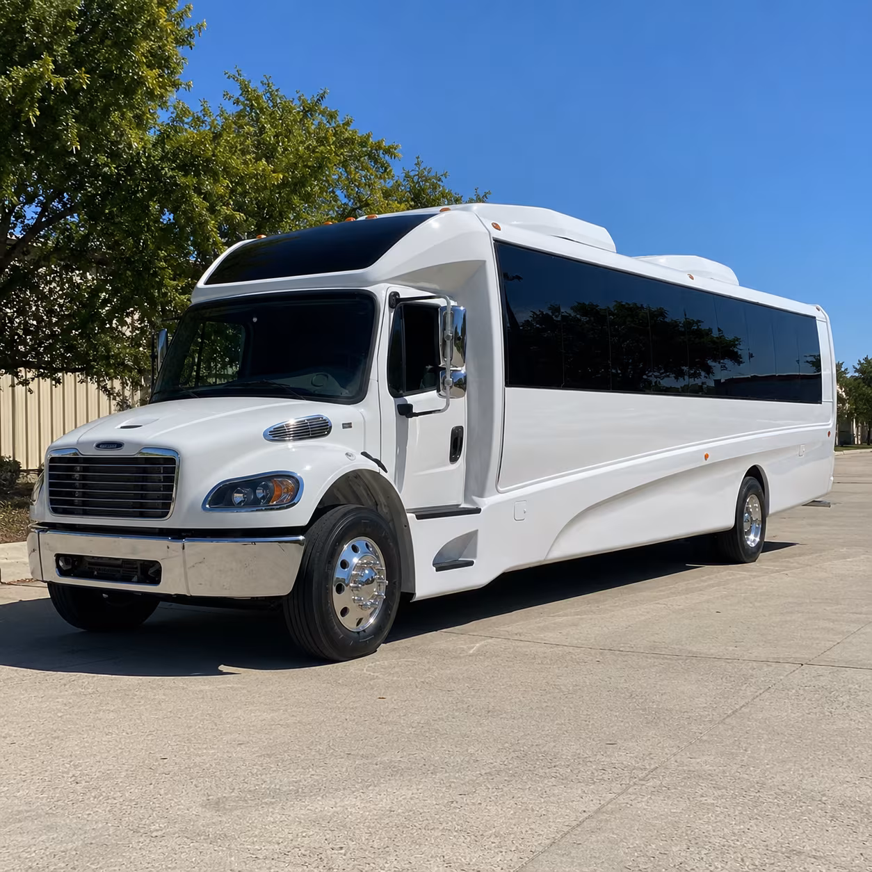 midland 25 passenger minibus