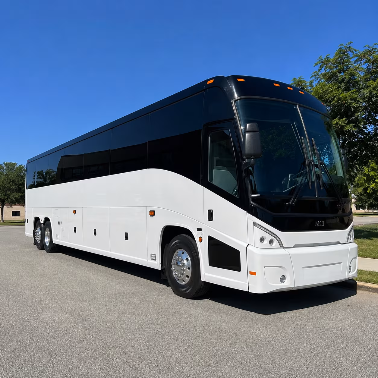 midland 40 passenger charter bus